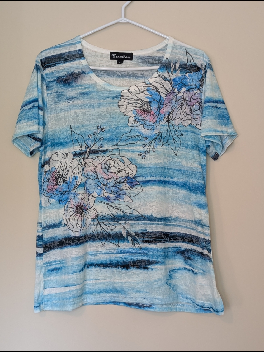 Creation, Blue Floral Short-Sleeve Tee, Size Large